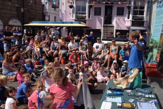 Join the Seaquest Bottlenose Dolphin Roadshow!