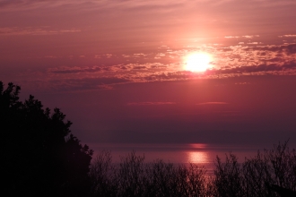 Sunrise from top of island © Claire Lewis