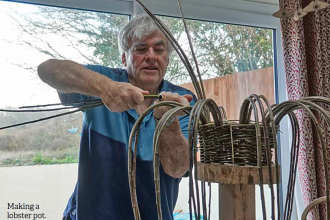 Making a lobster pot © Duncan Viner