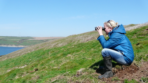 Volunteer at a Seaquest southwest sea watch, image by Matt Slater.