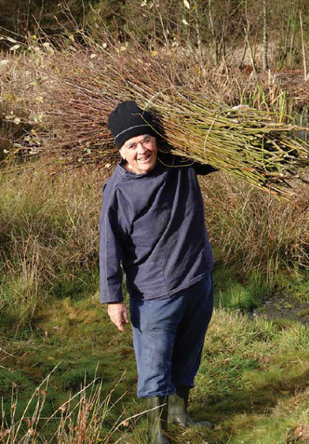 Bob collecting willow © Duncan Viner